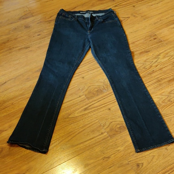 EUC Old Navy boot cut jeans - Picture 2 of 4